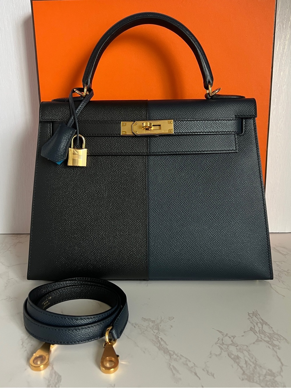 Hermes Kelly 28 Casaque Sellier in Bleu Indigo, Noir and Frida with GHW